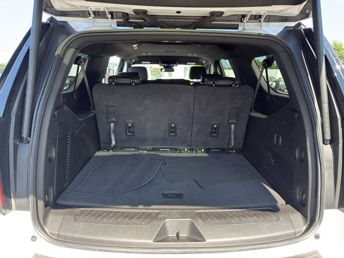 Used 2024 Chevrolet Suburban LT image 28