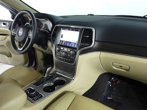 Used 2018 Jeep Grand Cherokee Limited AWD/4WD image 13