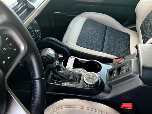 Used 2023 Ford Bronco Wildtrak image 13