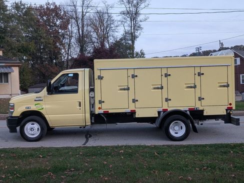 Used 2022 Ford E-450 and Econoline 450 Super Duty image 9