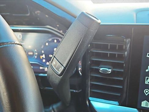 Used 2025 Chevrolet Silverado 1500 LT image 11