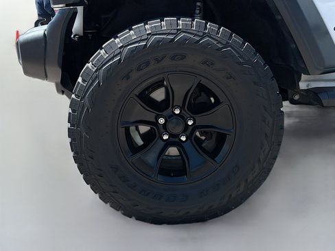 Used 2020 Jeep Gladiator Sport w/ Quick Order Package 24S AWD/4WD image 41