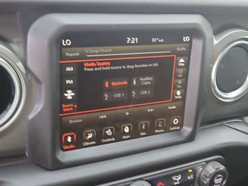 Used 2023 Jeep Wrangler Unlimited Sahara w/ LED Lighting Group AWD/4WD image 24