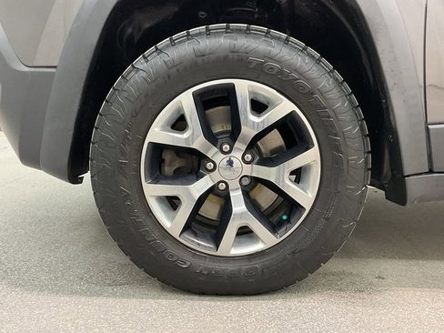 Used 2015 Jeep Cherokee Trailhawk w/ Comfort/Convenience Group image 30