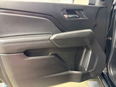 Used 2023 Chevrolet Colorado LT w/ LT Convenience Package III AWD/4WD image 9