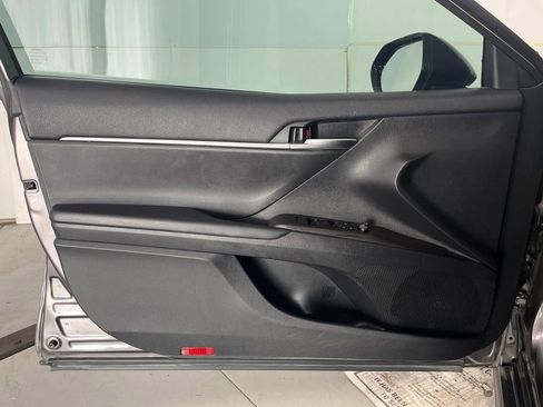 Used 2022 Toyota Camry SE FWD image 26