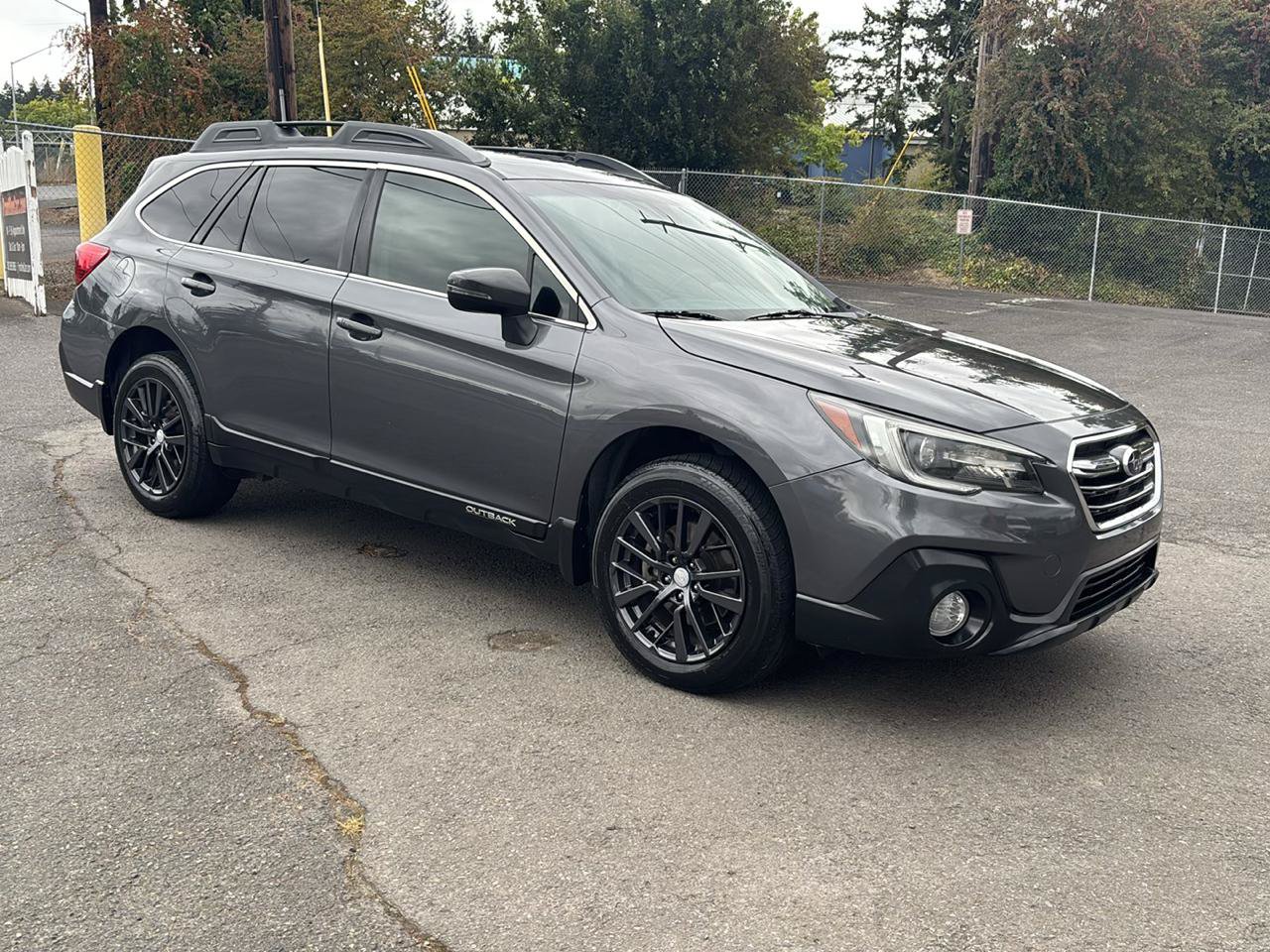 Used 2018 Subaru Outback 2.5i Limited AWD/4WD image 2