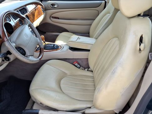 Used 2002 Jaguar XK8 Convertible RWD image 9