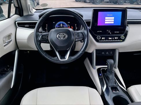 Certified 2023 Toyota Corolla Cross XLE image 17