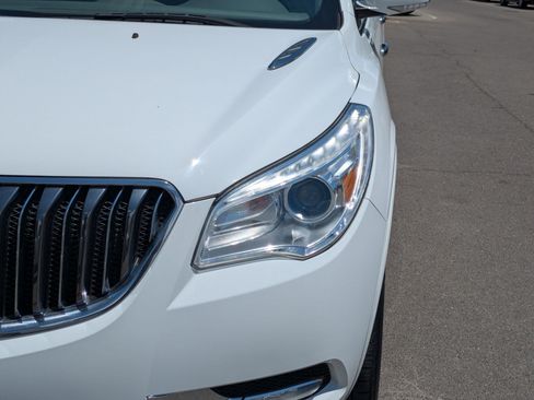 Used 2017 Buick Enclave Leather AWD/4WD image 10