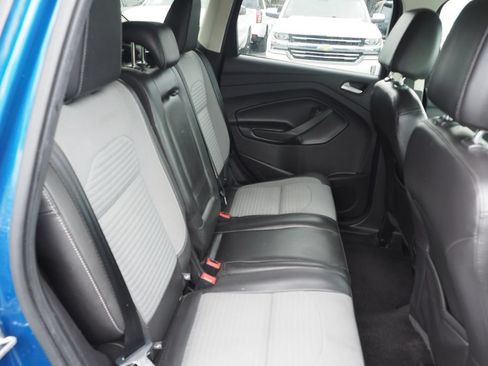 Used 2017 Ford Escape SE w/ SE Sport Appearance Package AWD/4WD image 17