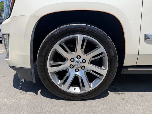 Used 2015 Cadillac Escalade ESV Premium AWD/4WD image 9