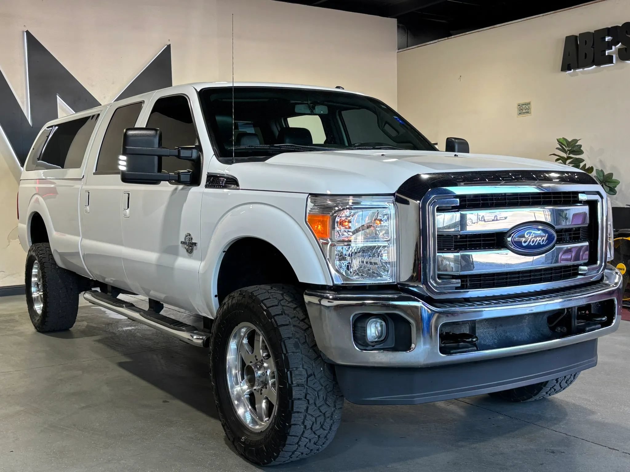 Used 2014 Ford F350 Lariat w/ Lariat Ultimate Package AWD/4WD image 2