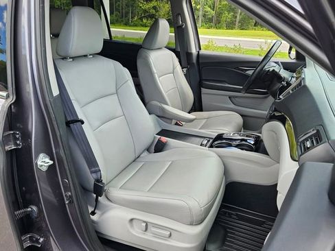 Used 2022 Honda Pilot Touring image 21