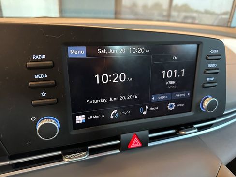 Used 2025 Hyundai Elantra Sport FWD image 13