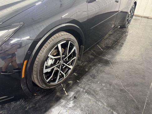 New 2025 Toyota Prius Plug-In Hybrid w/ Limited Premium Package image 9