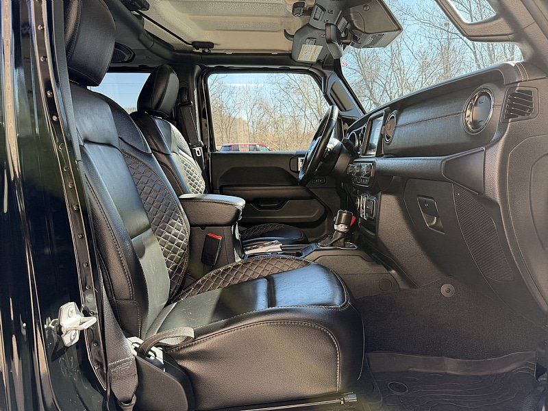 Used 2022 Jeep Wrangler Unlimited Sahara AWD/4WD image 14