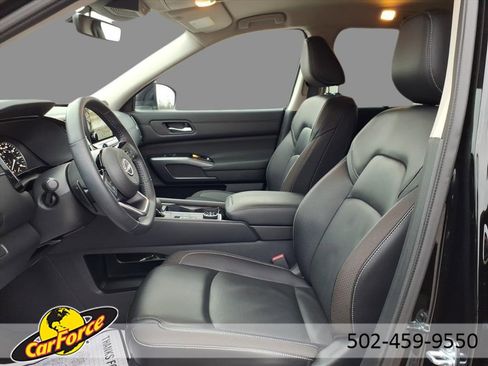 Used 2024 Nissan Pathfinder SL image 20
