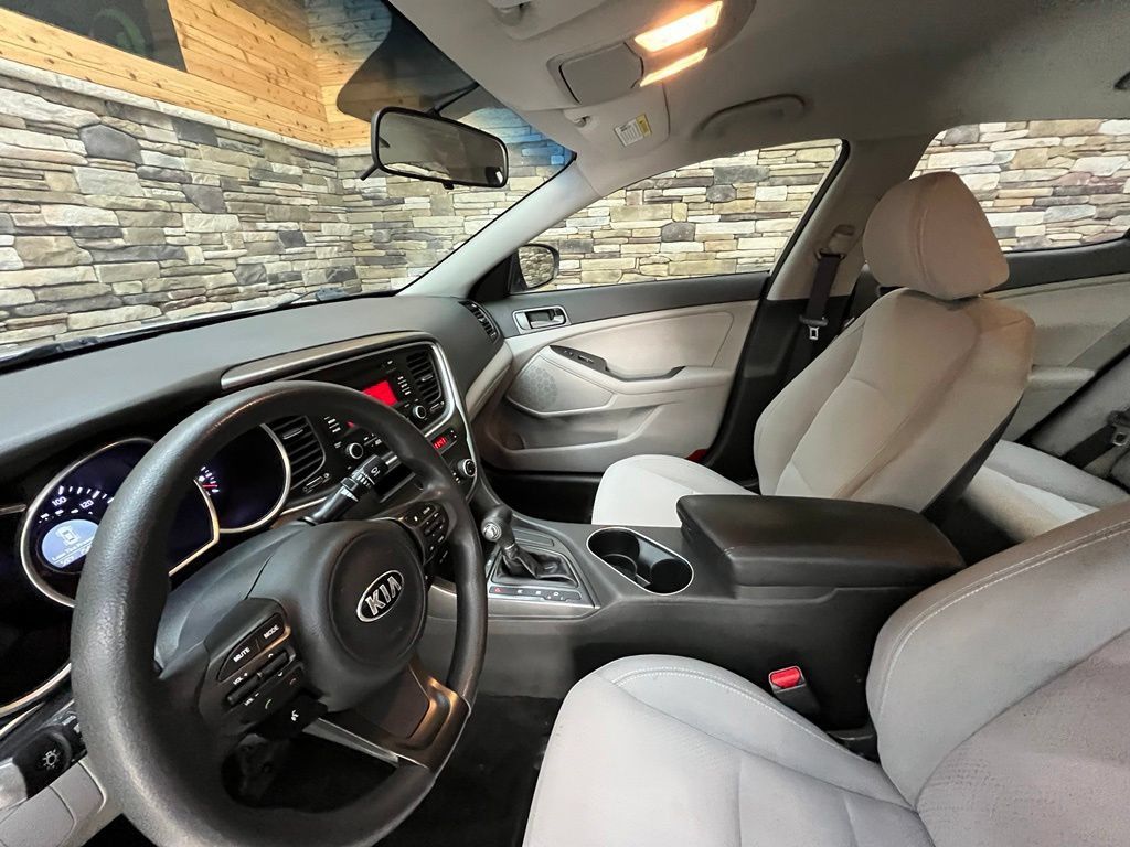 Used 2015 Kia Optima LX FWD image 26