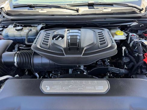 Used 2024 Jeep Wagoneer Series II w/ Flexible Seating Group RWD image 9