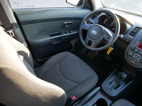 Used 2012 Kia Soul FWD image 9