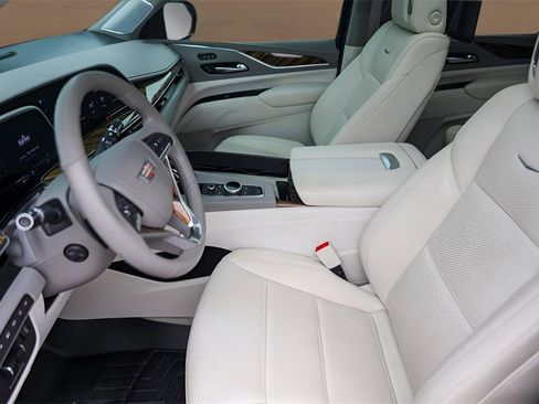 Certified 2023 Cadillac Escalade ESV Premium Luxury Platinum image 9