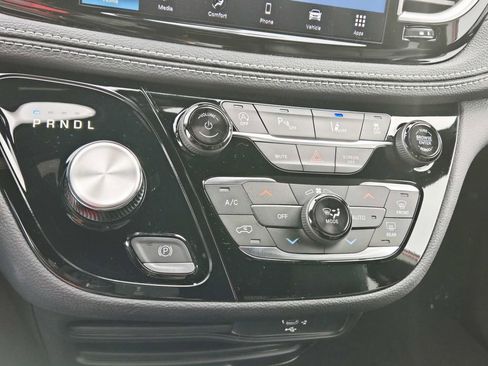 New 2026 Chrysler Pacifica Select FWD image 27