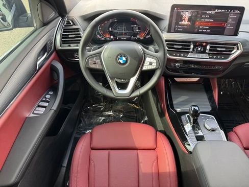 Certified 2025 BMW X4 xDrive30i w/ Premium Package image 21
