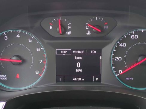 Used 2023 Chevrolet Traverse LS w/ Safety Package image 17