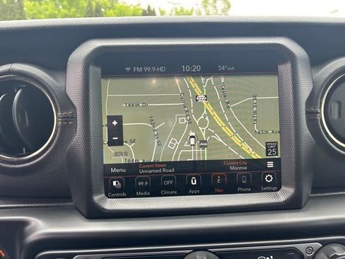 Used 2023 Jeep Gladiator Overland AWD/4WD image 19