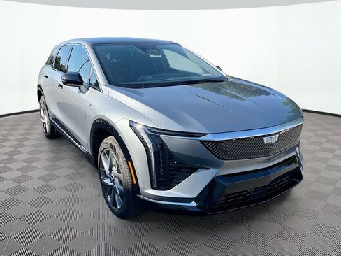 New 2026 Cadillac Optiq Luxury 1 w/ LPO, Floor Liner Package AWD/4WD image 3