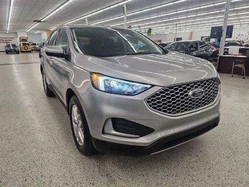 Used 2024 Ford Edge SEL AWD/4WD image 3