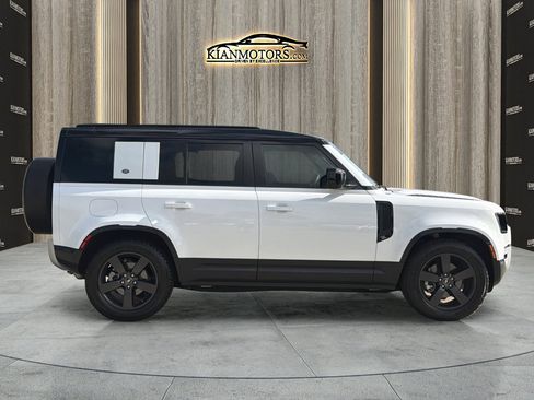 Used 2022 Land Rover Defender 110 S AWD/4WD image 8