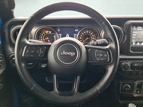 Used 2022 Jeep Wrangler Sport AWD/4WD image 17