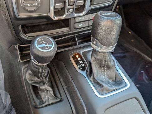 Used 2024 Jeep Gladiator Sport image 25