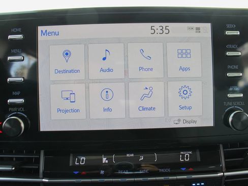 Used 2024 Toyota Sienna Limited FWD image 40