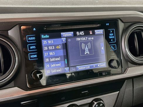 Used 2019 Toyota Tacoma SR5 RWD image 18