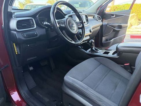 Used 2016 Kia Sorento FWD w/ LX Convenience Package image 22