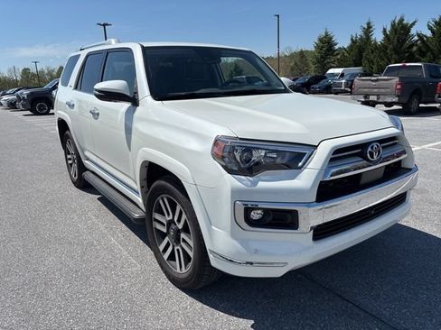 Used 2023 Toyota 4Runner Limited AWD/4WD image 3