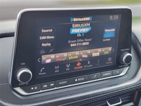 Used 2023 Nissan Rogue S image 15