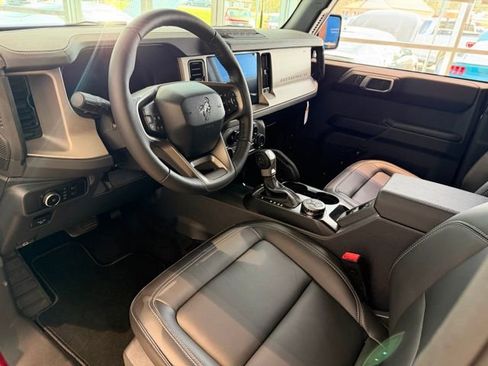 New 2026 Ford Bronco Outer Banks w/ Sasquatch Package AWD/4WD image 11