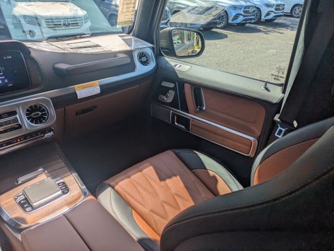New 2027 Mercedes-Benz G 580 e image 15