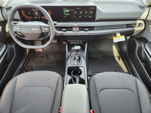 New 2025 Kia K4 LXS image 18
