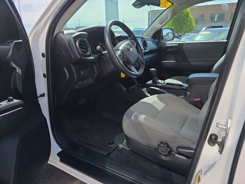 Used 2021 Toyota Tacoma SR RWD image 2