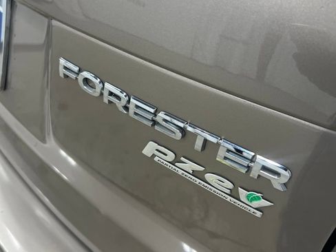 Used 2016 Subaru Forester 2.5i Premium w/ All-Weather Package AWD/4WD image 10