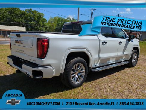 Used 2024 GMC Sierra 1500 Denali w/ Technology Package AWD/4WD image 4
