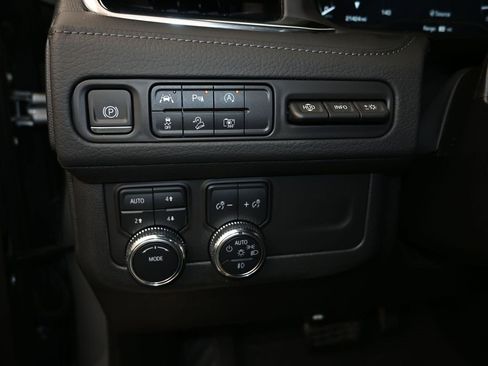 Certified 2024 GMC Yukon Denali image 15