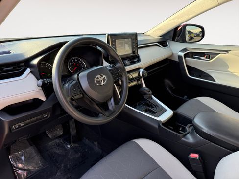Used 2022 Toyota RAV4 XLE image 15