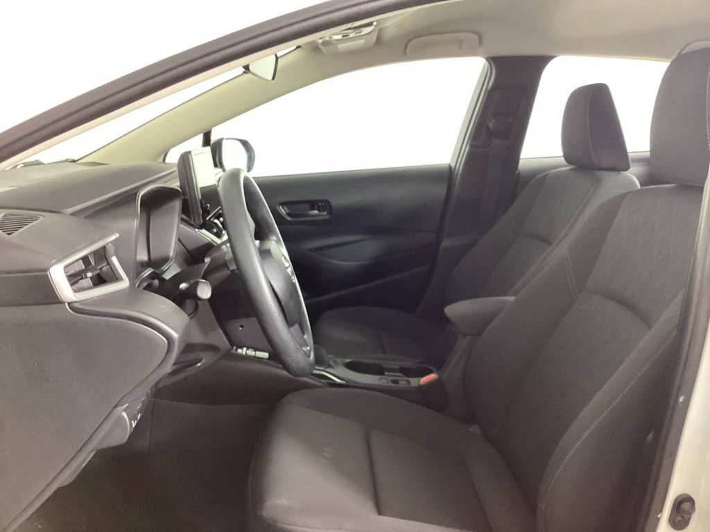 Used 2025 Toyota Corolla LE FWD image 10