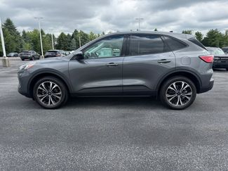 Used 2022 Ford Escape SE w/ SE Sport Appearance Package AWD/4WD video 2